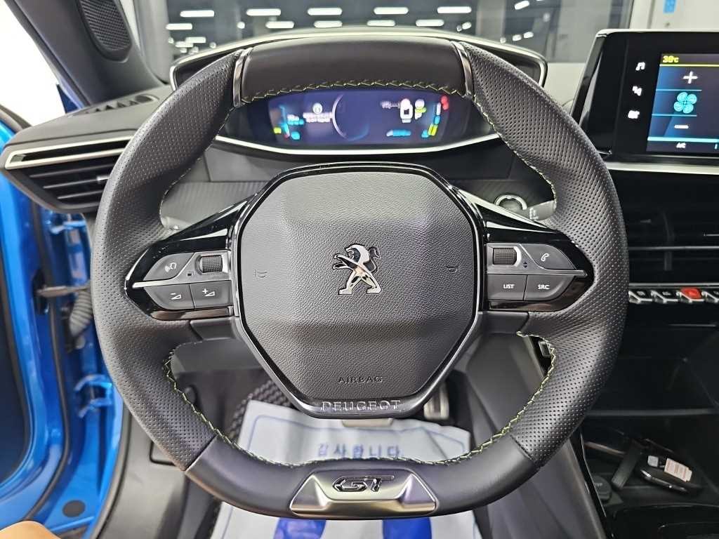 푸조 2008 e-2008 GT 이미지 9