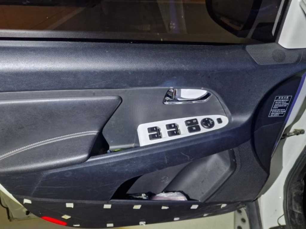 기아 스포티지 스포티지 R 2WD TLX 프리미엄 이미지 4