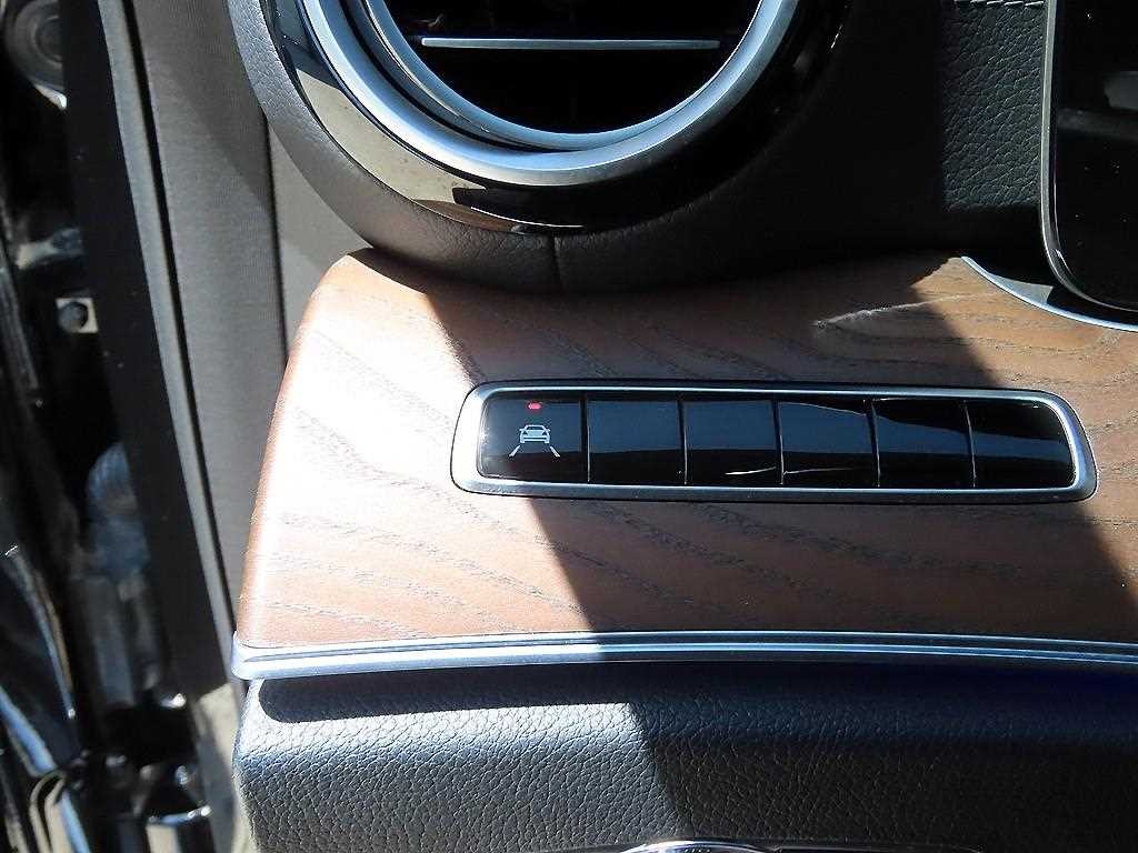 벤츠 E 클래스 E-클래스 W213 E220d 익스클루시브 이미지 11