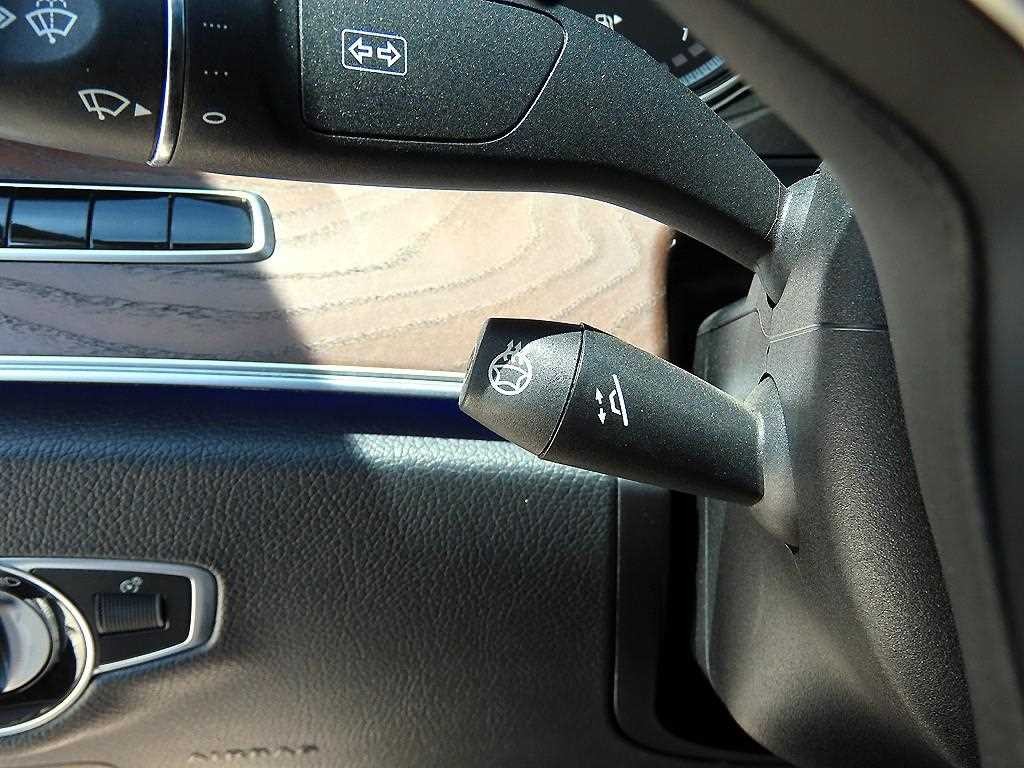 벤츠 E 클래스 E-클래스 W213 E220d 익스클루시브 이미지 12