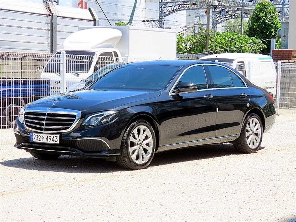 벤츠 E 클래스 E-클래스 W213 E220d 익스클루시브 이미지 2