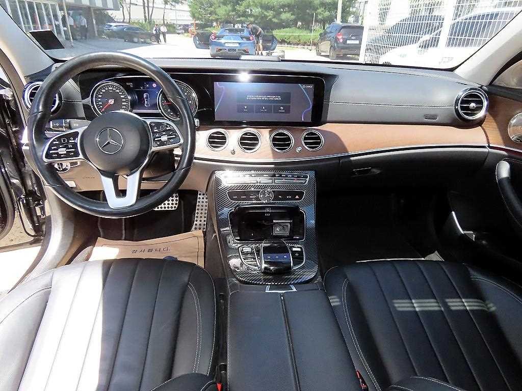 벤츠 E 클래스 E-클래스 W213 E220d 익스클루시브 이미지 7