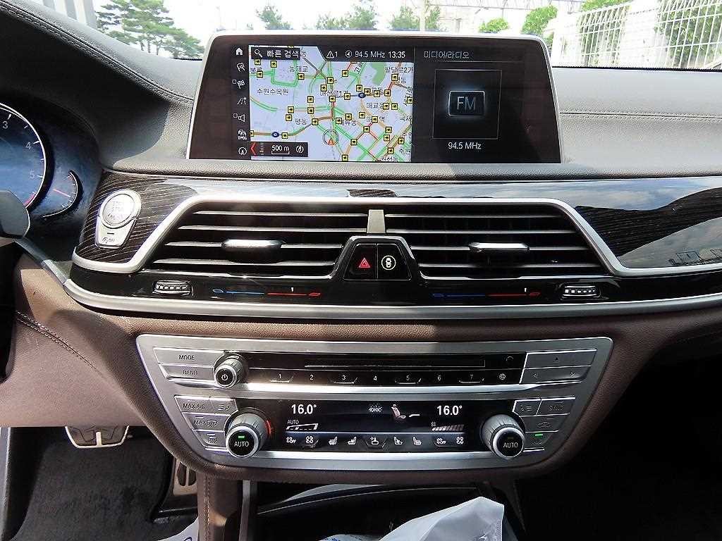 BMW 7시리즈 7시리즈 (G11) 730d xDrive M 스포츠 이미지 12