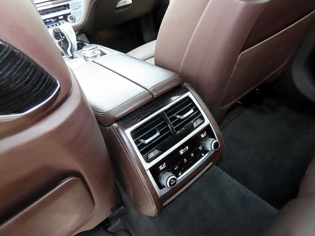 BMW 7시리즈 7시리즈 (G11) 730d xDrive M 스포츠 이미지 15