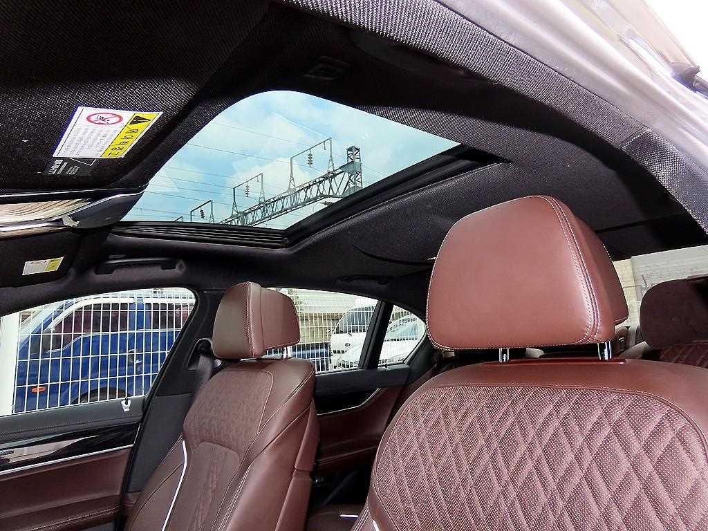 BMW 7시리즈 7시리즈 (G11) 730d xDrive M 스포츠 이미지 17