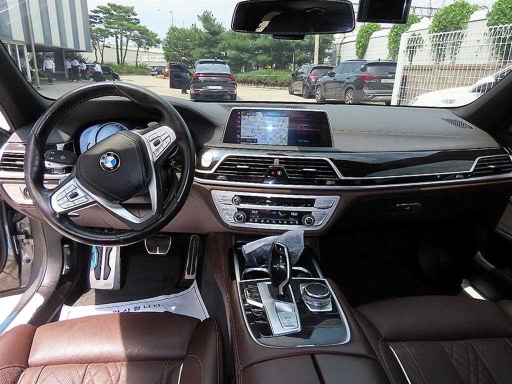 BMW 7시리즈 7시리즈 (G11) 730d xDrive M 스포츠 이미지 7