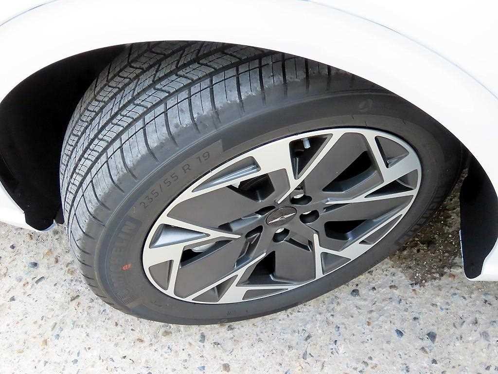 제네시스 GV60 스탠다드 AWD 이미지 20
