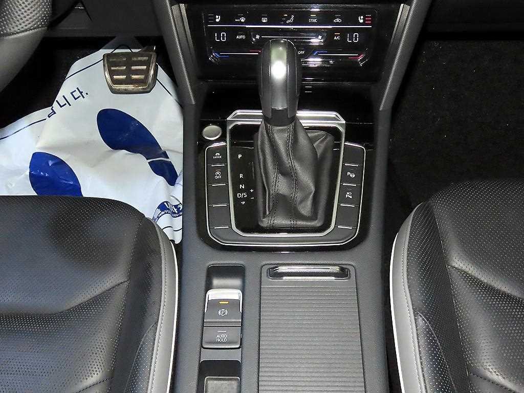 폭스바겐 아테온 2.0 TDI 프레스티지 이미지 12
