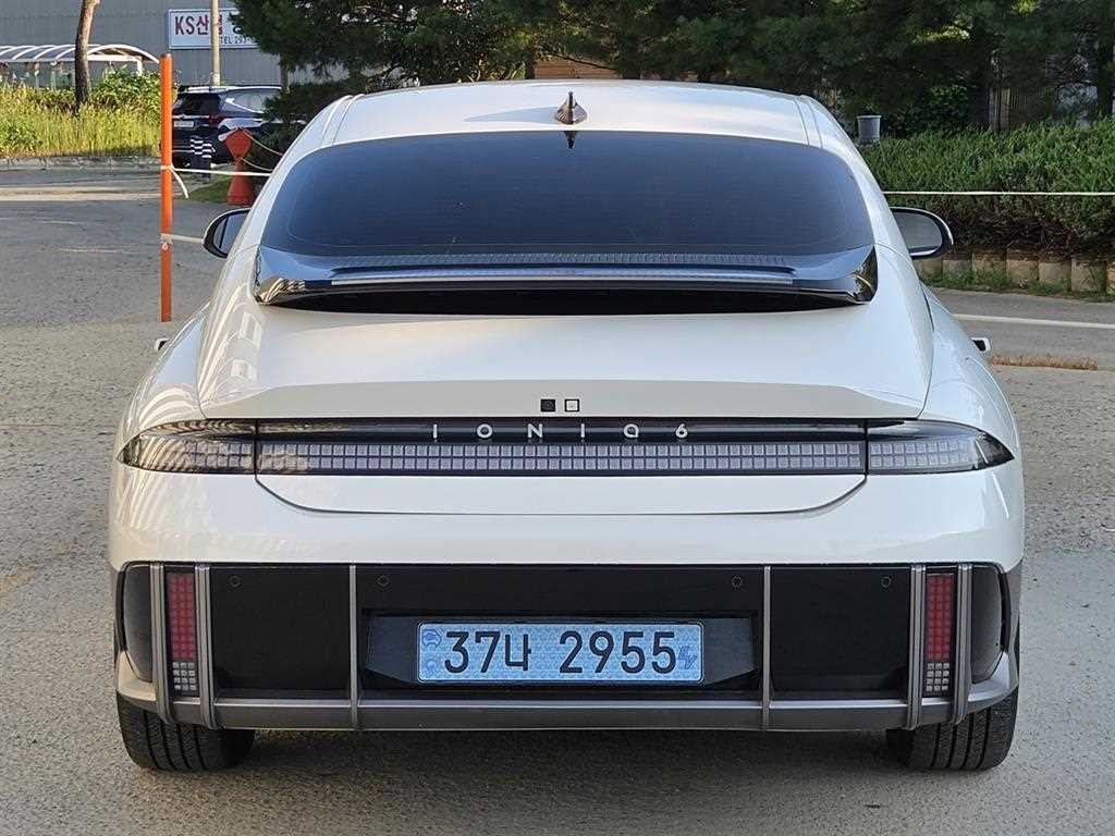 현대 아이오닉 6 롱레인지 익스클루시브 이미지 4