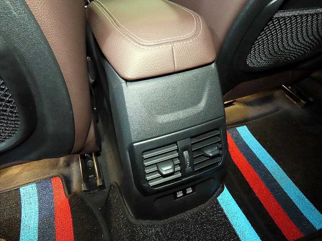 BMW 1시리즈 1시리즈 (F40) 118d M 스포츠 이미지 16