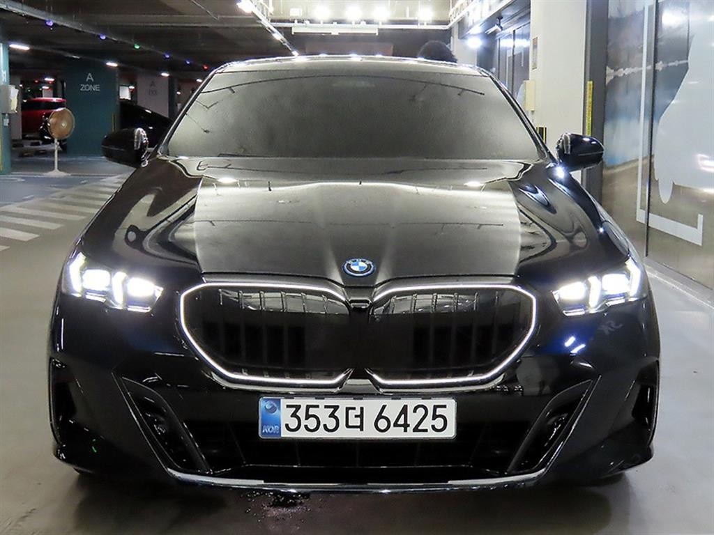 BMW 5시리즈 5시리즈 (G60) 530e M 스포츠 프로 이미지 2