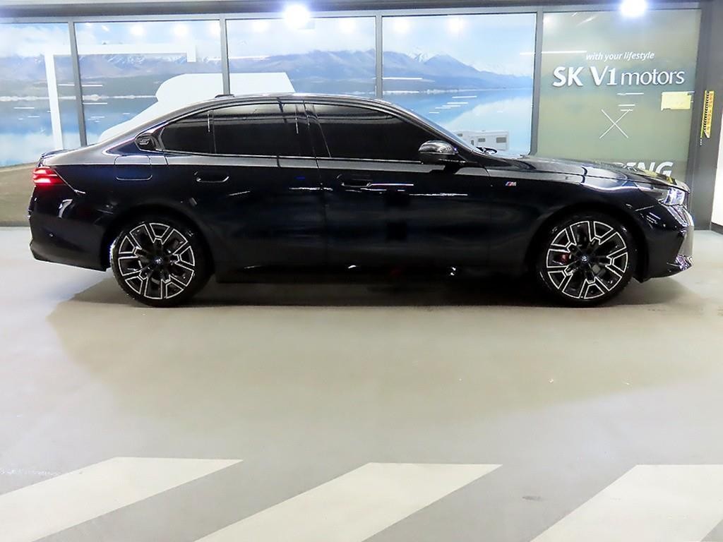 BMW 5시리즈 5시리즈 (G60) 530e M 스포츠 프로 이미지 3