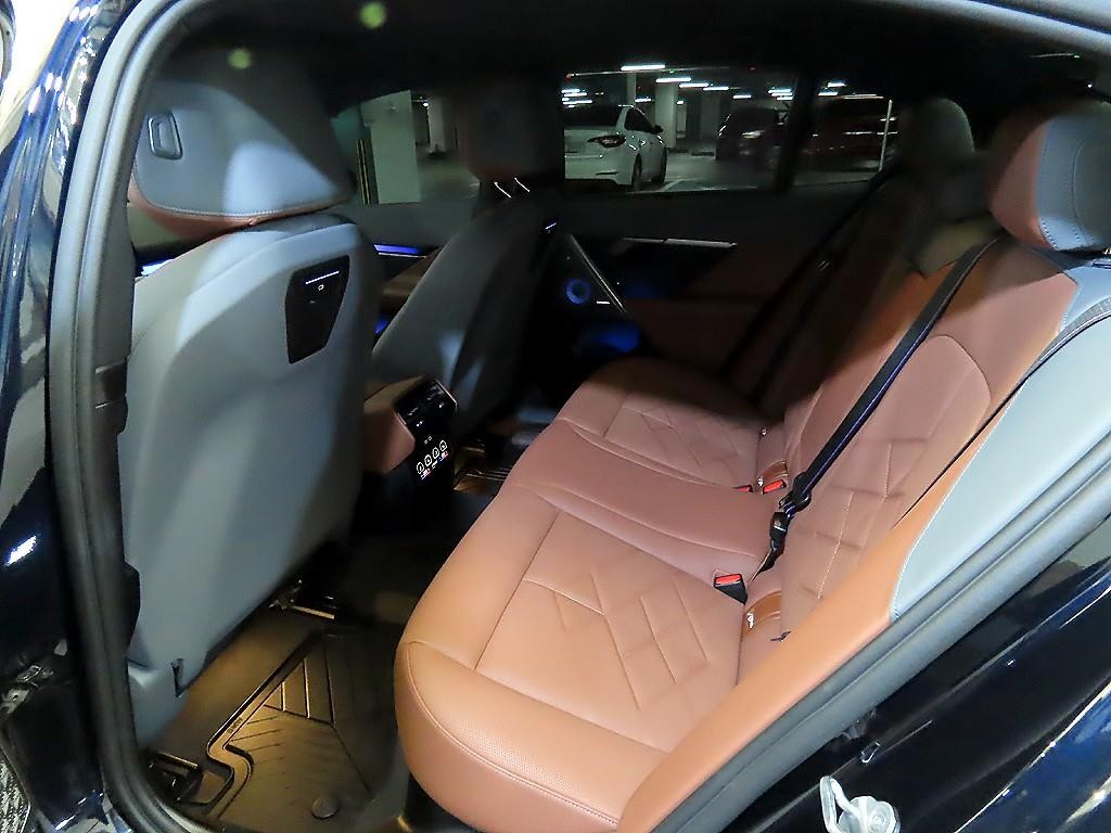 BMW 5시리즈 5시리즈 (G60) 530e M 스포츠 프로 이미지 7
