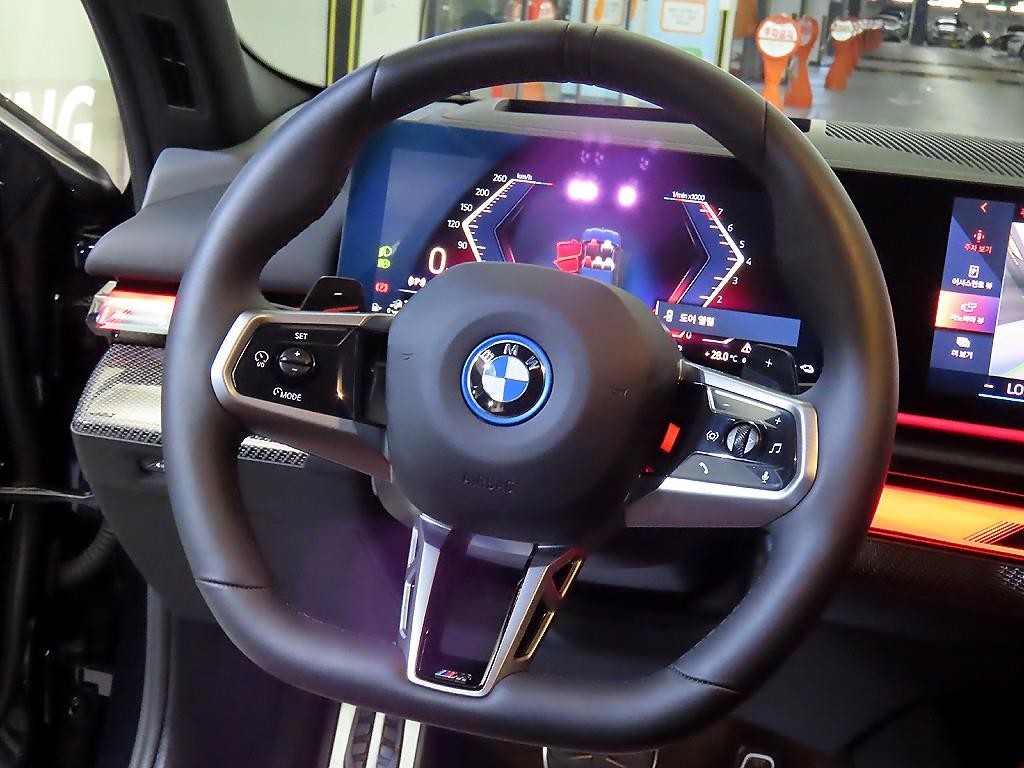 BMW 5시리즈 5시리즈 (G60) 530e M 스포츠 프로 이미지 8