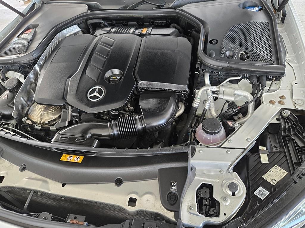 벤츠 E 클래스 E-클래스 W213 E220d 4MATIC AMG라인 이미지 18