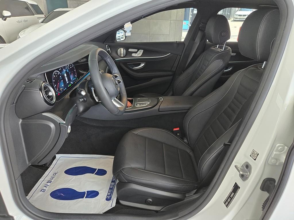 벤츠 E 클래스 E-클래스 W213 E220d 4MATIC AMG라인 이미지 5