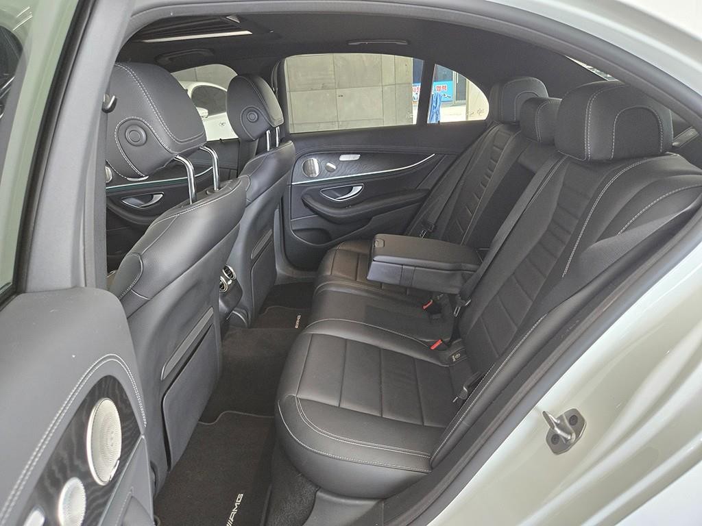 벤츠 E 클래스 E-클래스 W213 E220d 4MATIC AMG라인 이미지 6