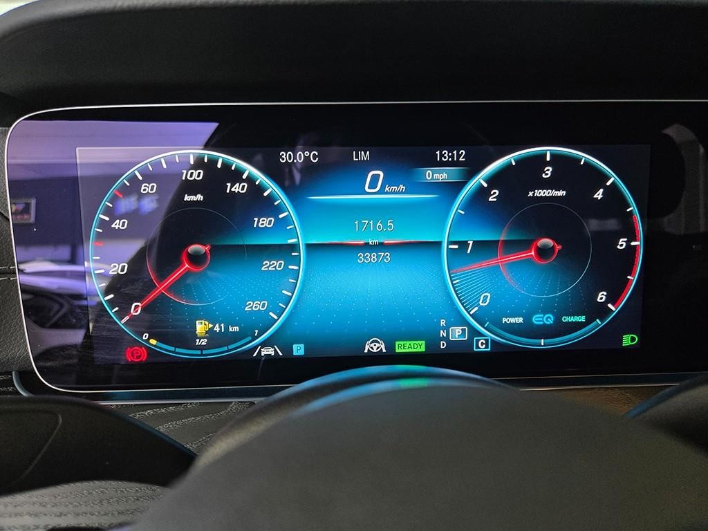 벤츠 E 클래스 E-클래스 W213 E220d 4MATIC AMG라인 이미지 8