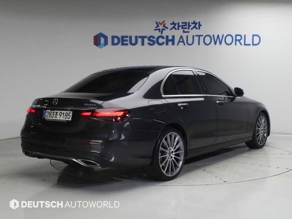 벤츠 E 클래스 E-클래스 W213 E350 4MATIC AMG LINE 이미지 4