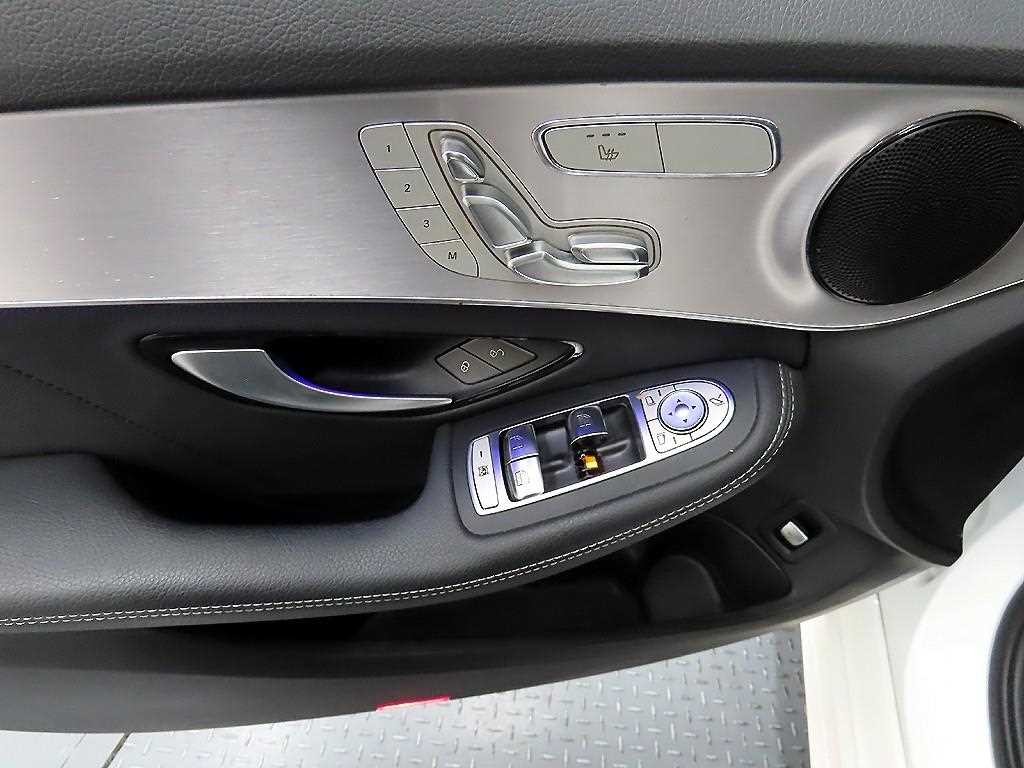 벤츠 C 클래스 C클래스 W205 C200 AMG LINE 이미지 11