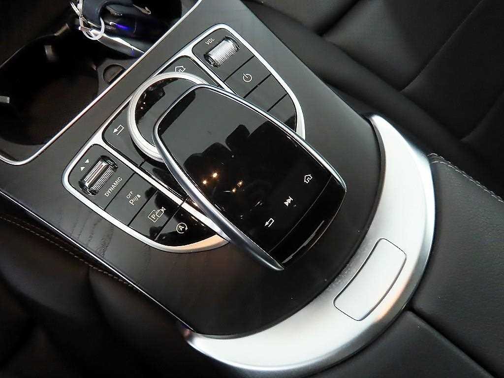 벤츠 C 클래스 C클래스 W205 C200 AMG LINE 이미지 12