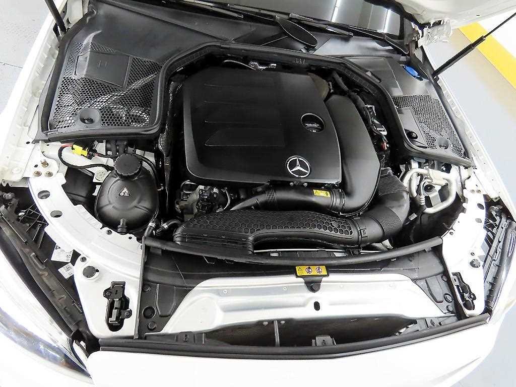 벤츠 C 클래스 C클래스 W205 C200 AMG LINE 이미지 18