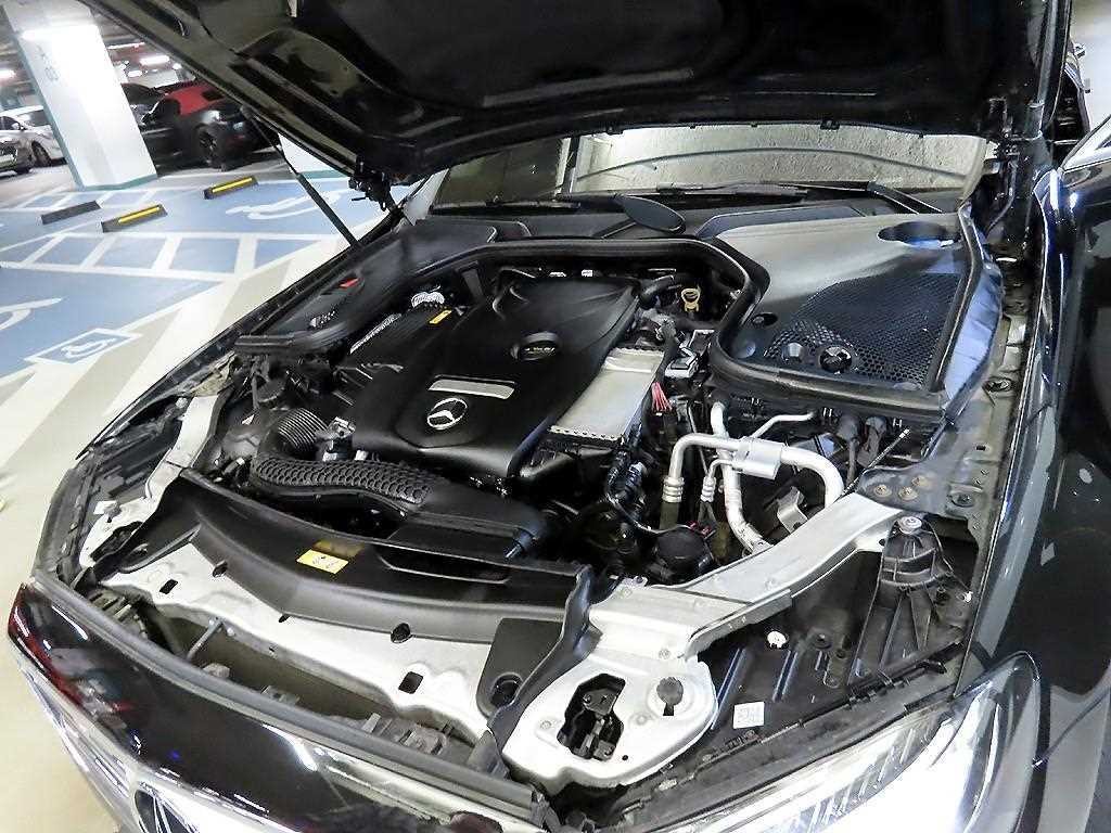 벤츠 E 클래스 E-클래스 W213 E300 아방가르드 이미지 19