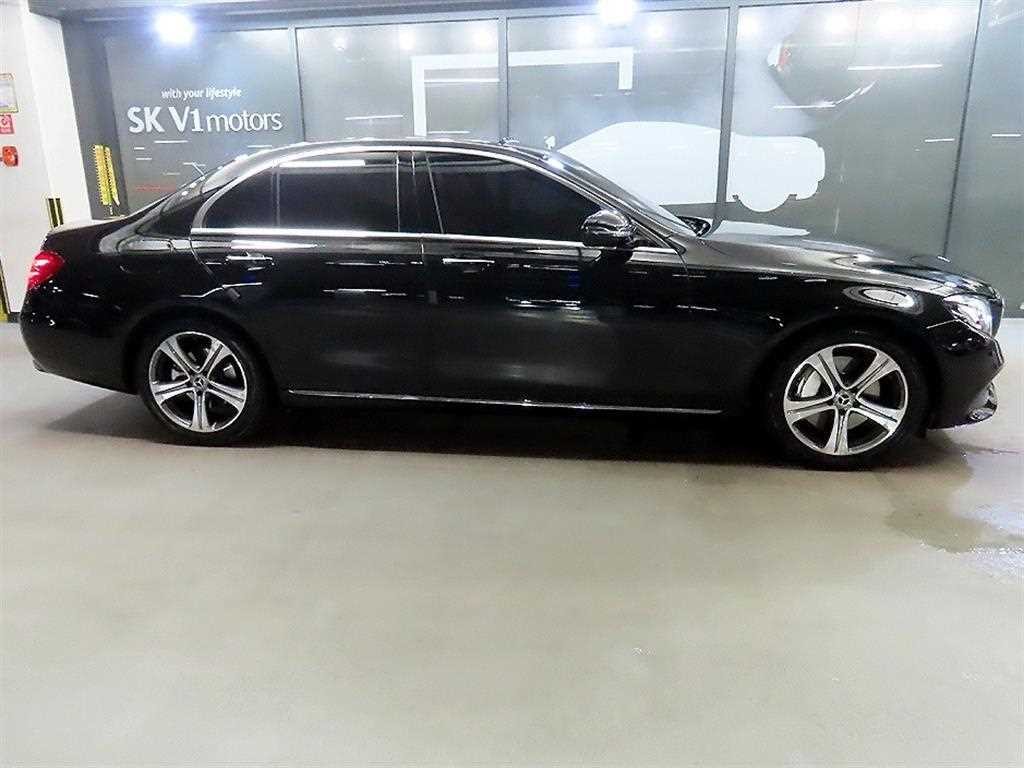 벤츠 E 클래스 E-클래스 W213 E300 아방가르드 이미지 3