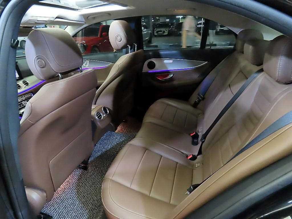 벤츠 E 클래스 E-클래스 W213 E300 아방가르드 이미지 7