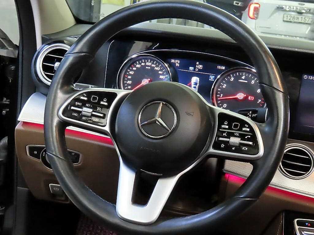 벤츠 E 클래스 E-클래스 W213 E300 아방가르드 이미지 8