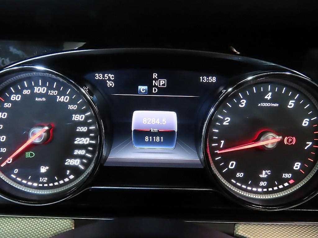 벤츠 E 클래스 E-클래스 W213 E300 아방가르드 이미지 9