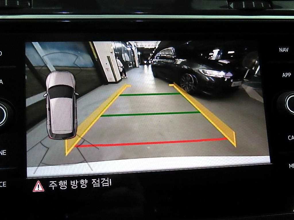 폭스바겐 티구안 티구안(2세대) 2.0 TDI 프리미엄 이미지 14