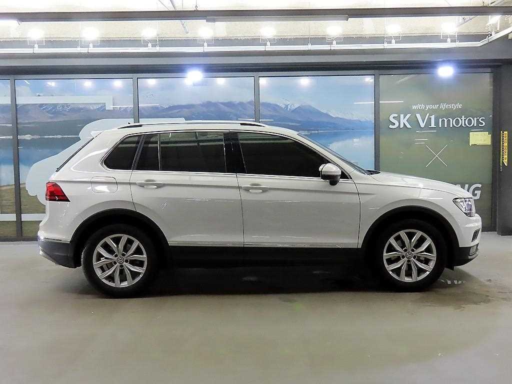 폭스바겐 티구안 티구안(2세대) 2.0 TDI 프리미엄 이미지 3