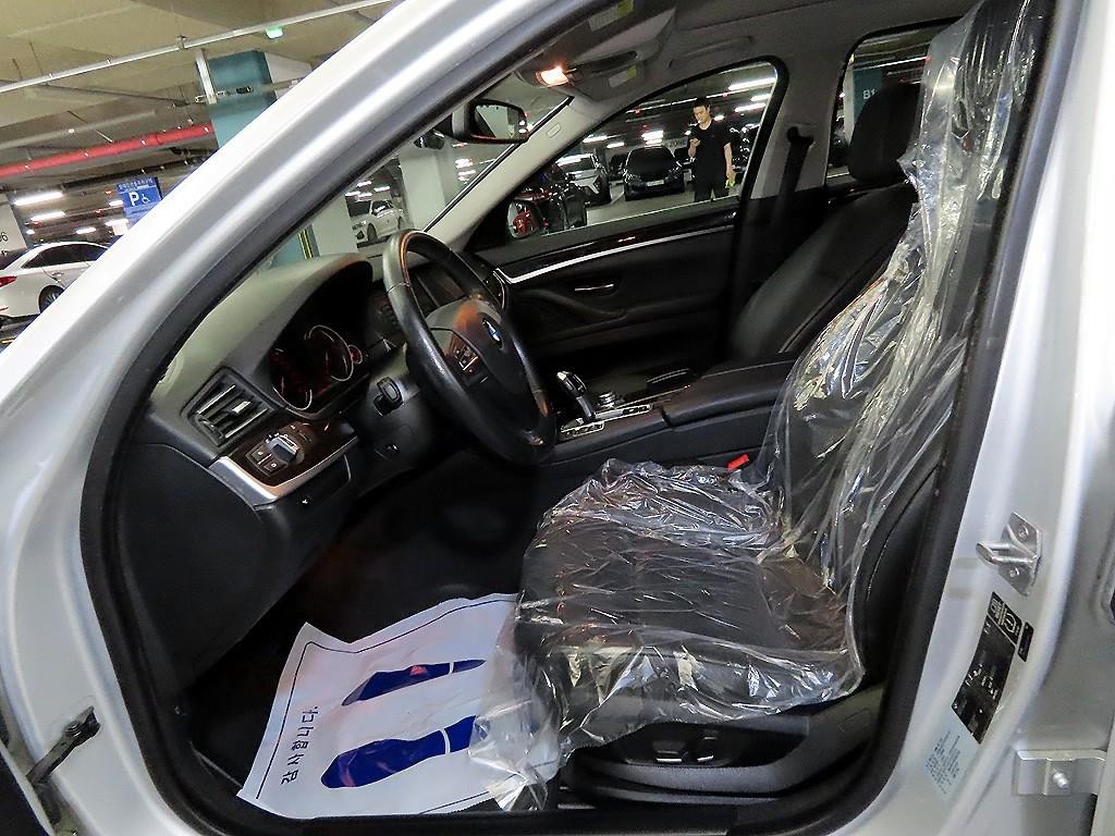 BMW 5시리즈 5시리즈 (F10) 520d 이미지 6