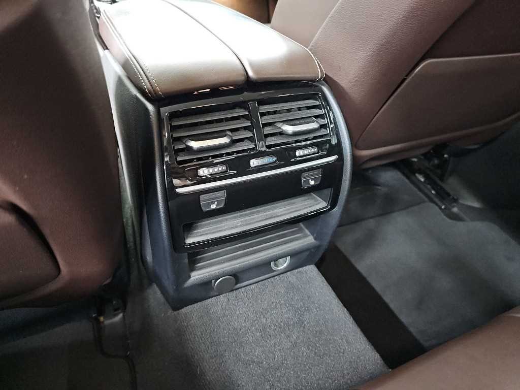 BMW 5시리즈 5시리즈 (G30) 520d xDrive 럭셔리 플러스 이미지 13