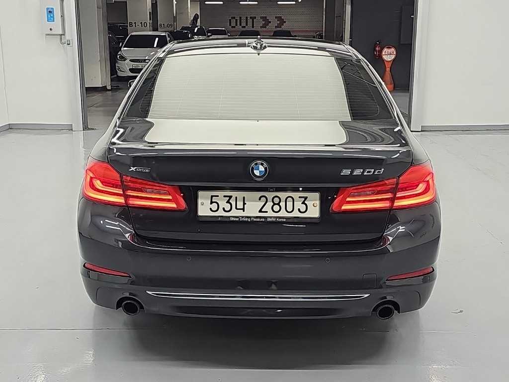 BMW 5시리즈 5시리즈 (G30) 520d xDrive 럭셔리 플러스 이미지 3