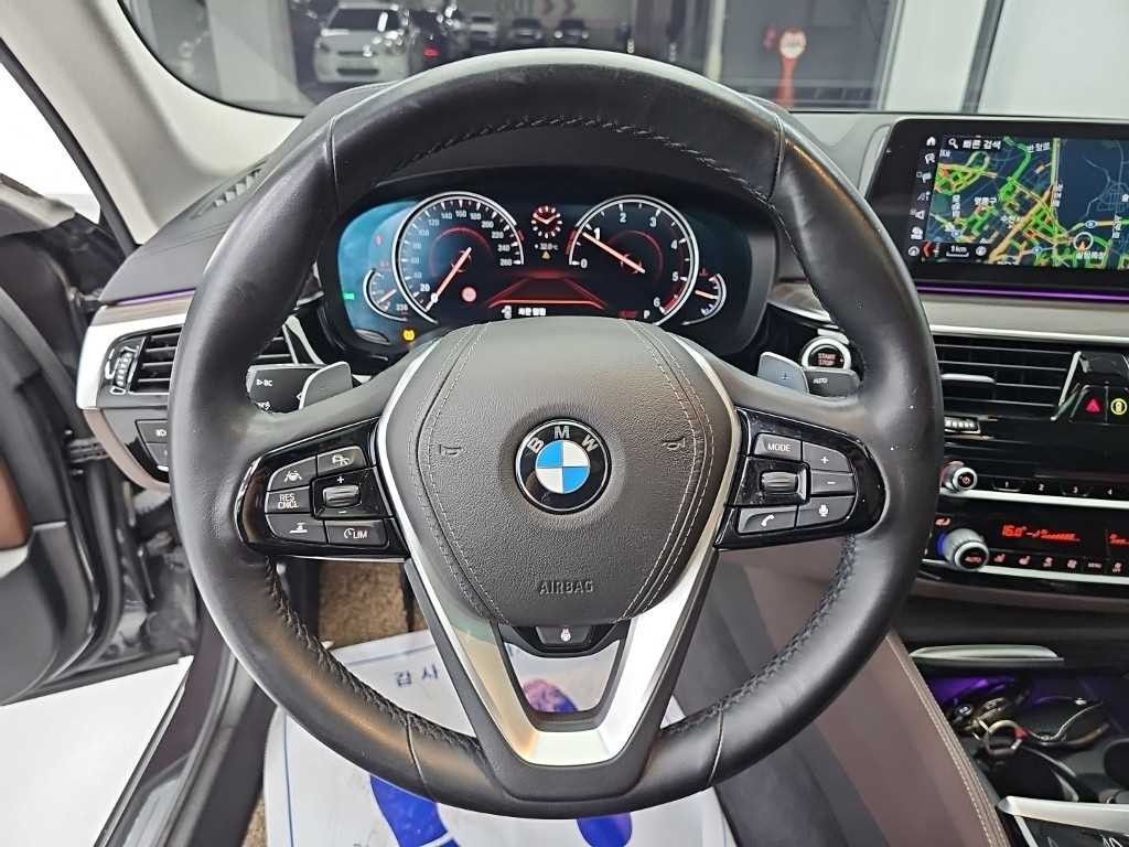 BMW 5시리즈 5시리즈 (G30) 520d xDrive 럭셔리 플러스 이미지 9