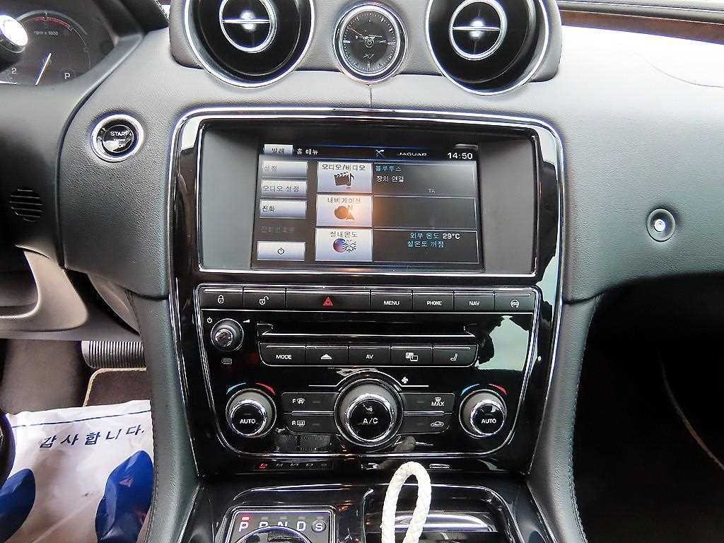 재규어 XJ XJ (X351) 3.0D 프리미엄 럭셔리 LWB 이미지 12
