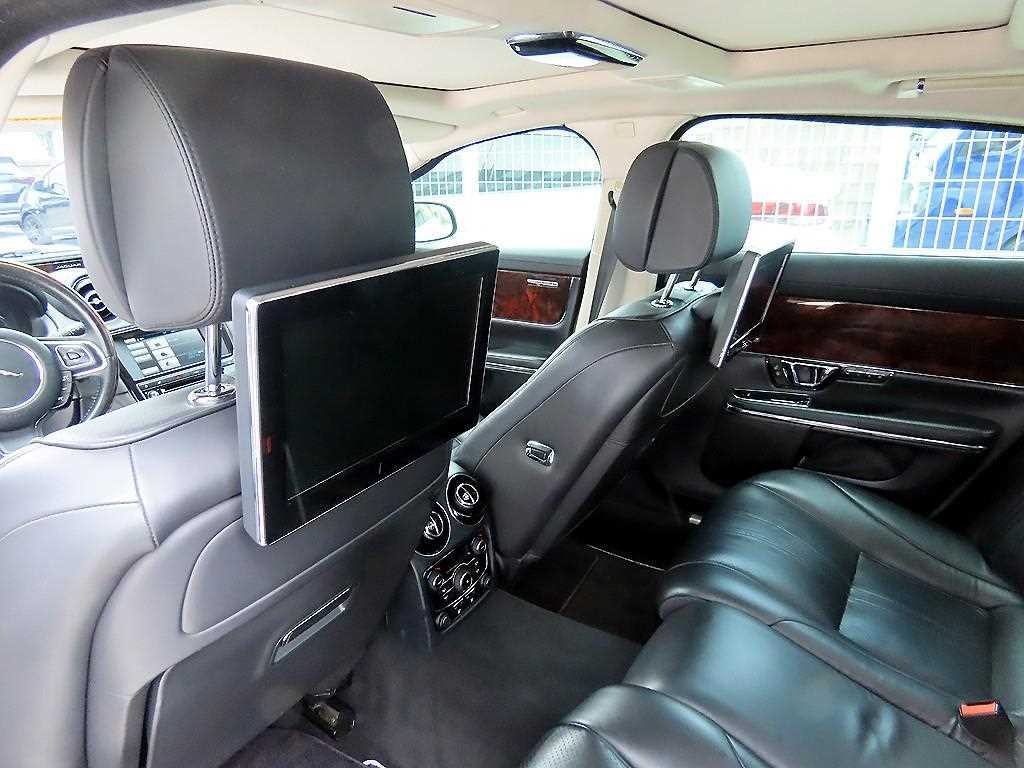 재규어 XJ XJ (X351) 3.0D 프리미엄 럭셔리 LWB 이미지 15