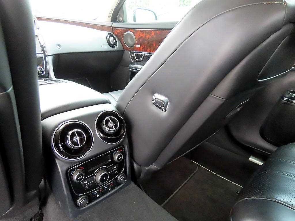 재규어 XJ XJ (X351) 3.0D 프리미엄 럭셔리 LWB 이미지 16