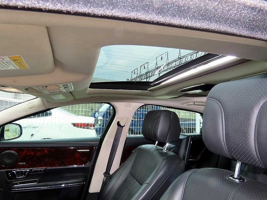 재규어 XJ XJ (X351) 3.0D 프리미엄 럭셔리 LWB 이미지 17