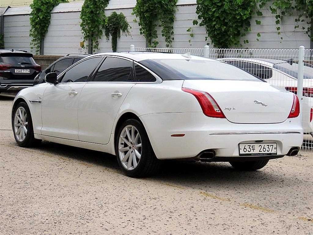 재규어 XJ XJ (X351) 3.0D 프리미엄 럭셔리 LWB 이미지 3