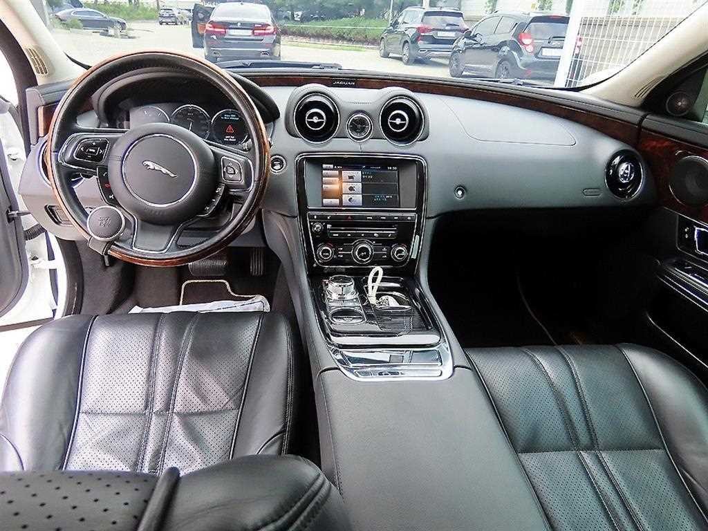 재규어 XJ XJ (X351) 3.0D 프리미엄 럭셔리 LWB 이미지 7