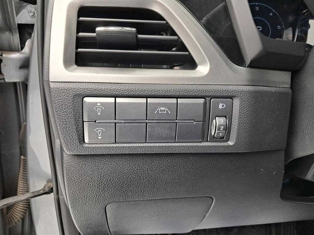 KG모빌리티(쌍용) 코란도 뷰티풀코란도 4WD 디젤 1.6 C5 플러스 이미지 13