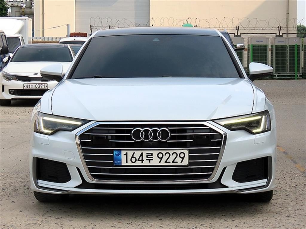 아우디 A6 A6 (C8) 45 TFSI 프리미엄 이미지 1