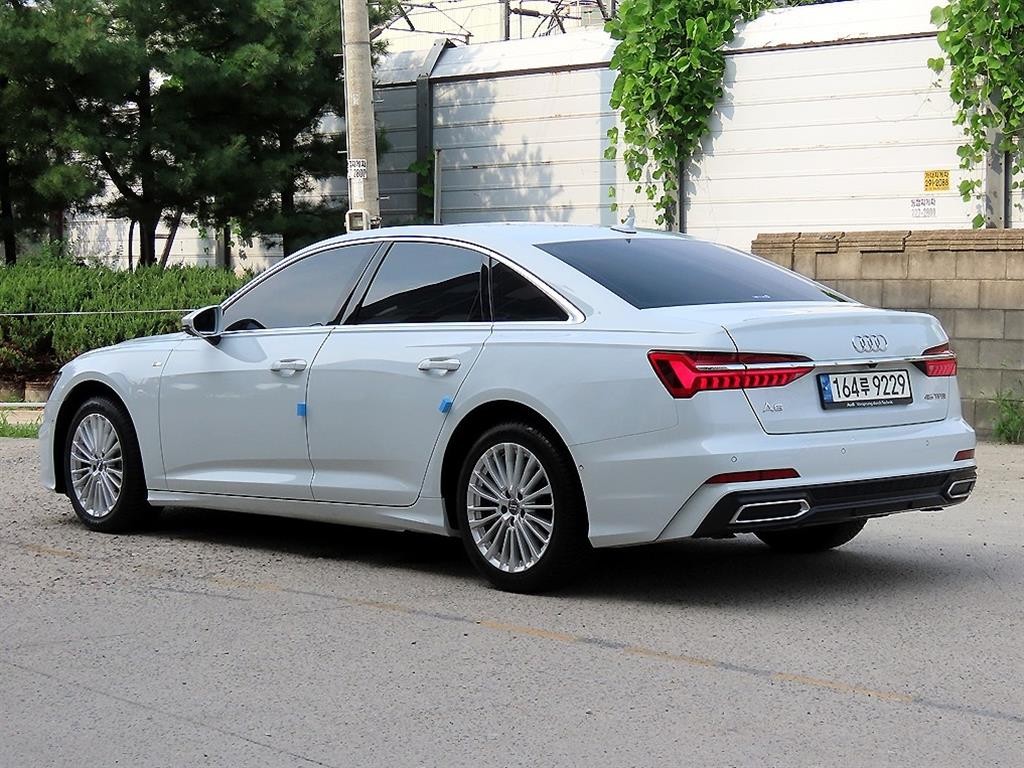 아우디 A6 A6 (C8) 45 TFSI 프리미엄 이미지 3