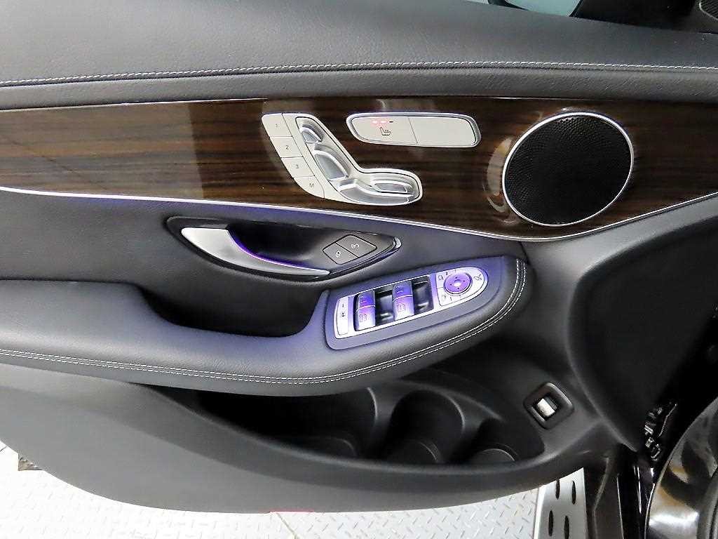 벤츠 GLC 클래스 GLC클래스 X253 GLC 300 4MATIC 이미지 11