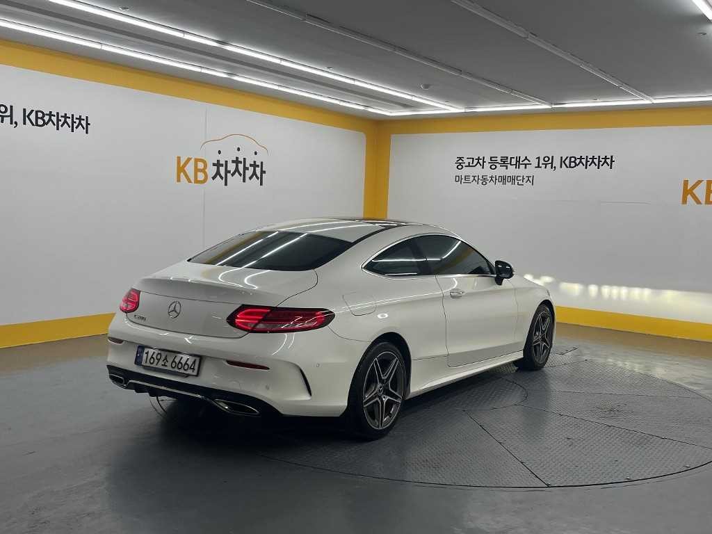 벤츠 C 클래스 C클래스 W205 C200 쿠페 이미지 2
