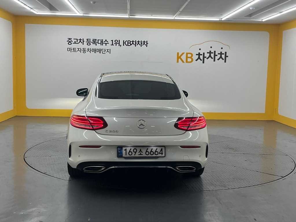 벤츠 C 클래스 C클래스 W205 C200 쿠페 이미지 3