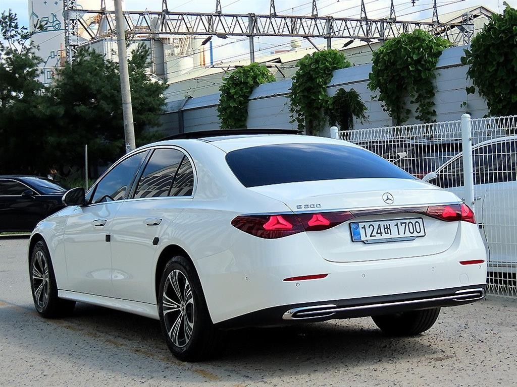 벤츠 E 클래스 E-클래스 W214 E200 아방가르드 이미지 3